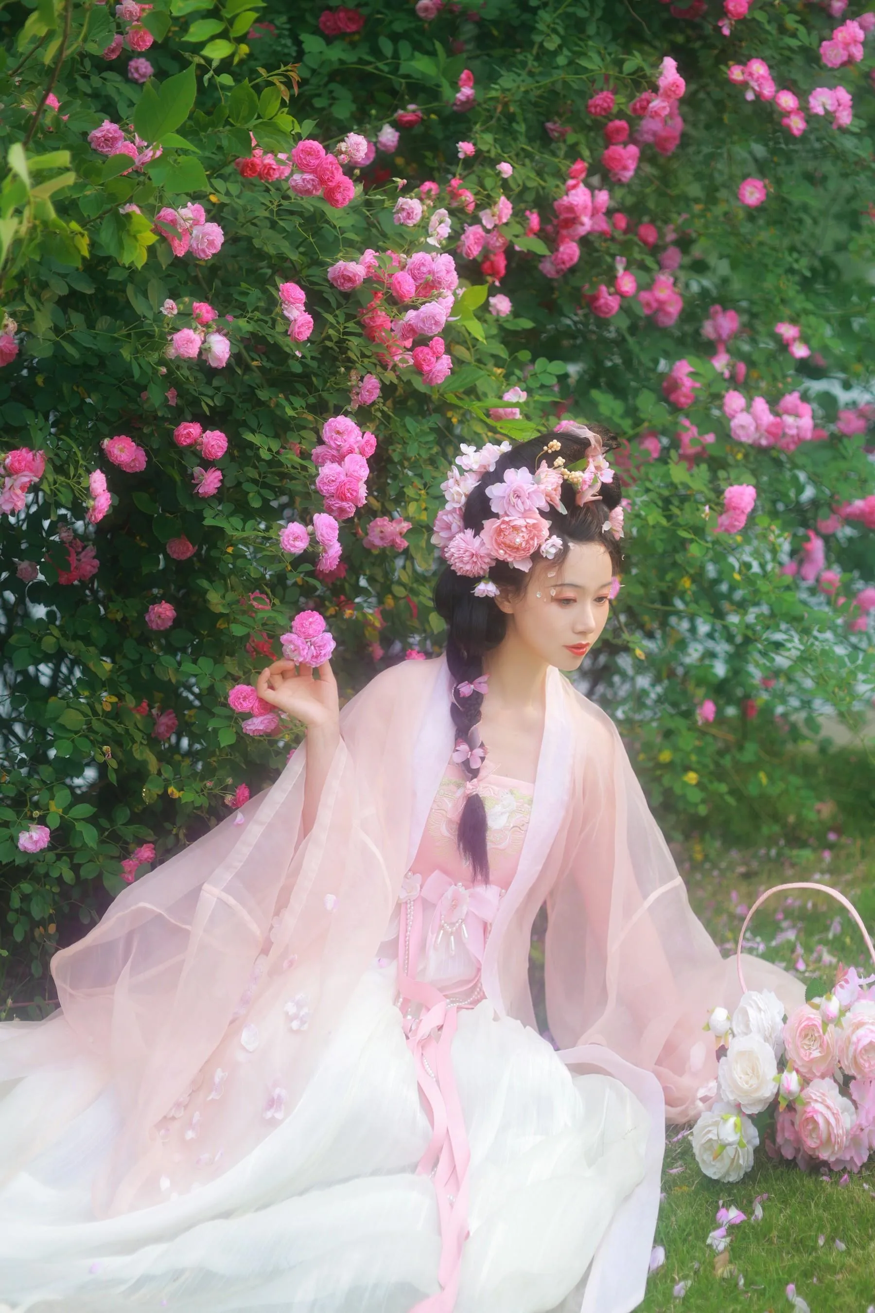 [艺图语] 2022.06.18 蔷薇花神 笑笑 [35P]插图8